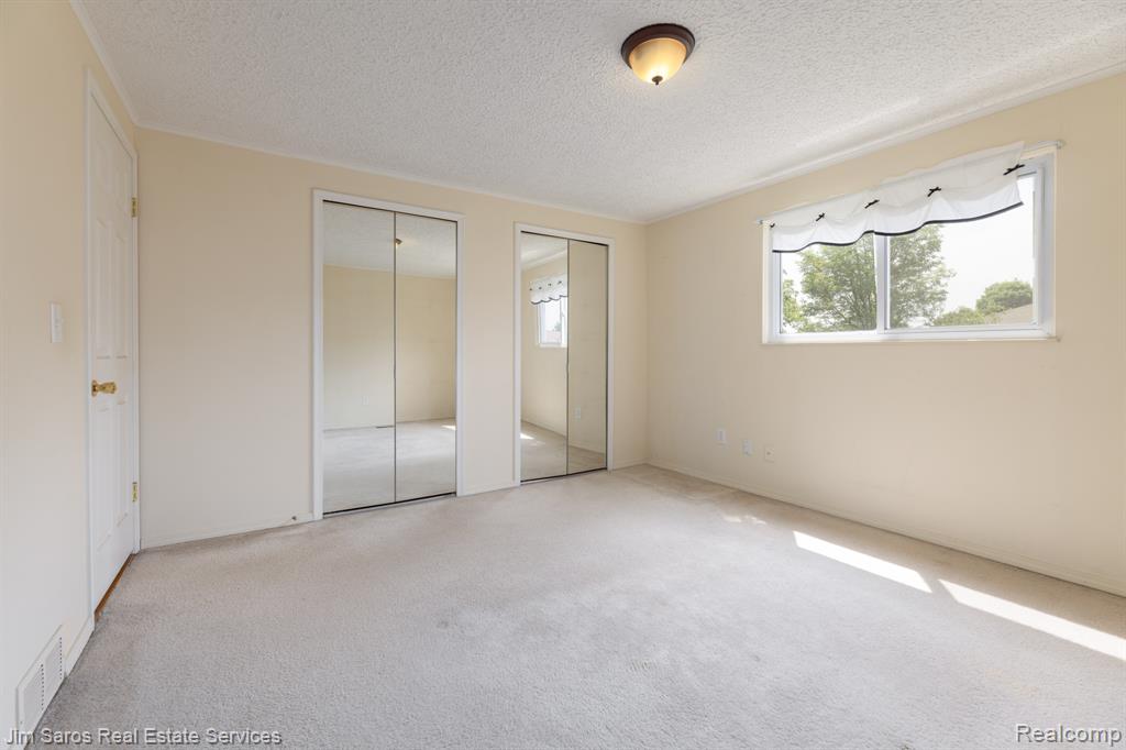 47425 Barbara Road, Macomb, MI 48044 — Photo 16