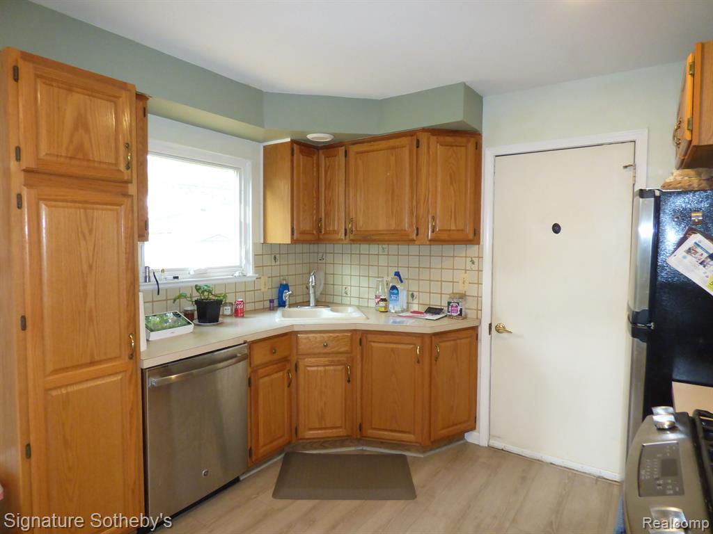 422 MASSOIT Street, Clawson, MI — Photo 5