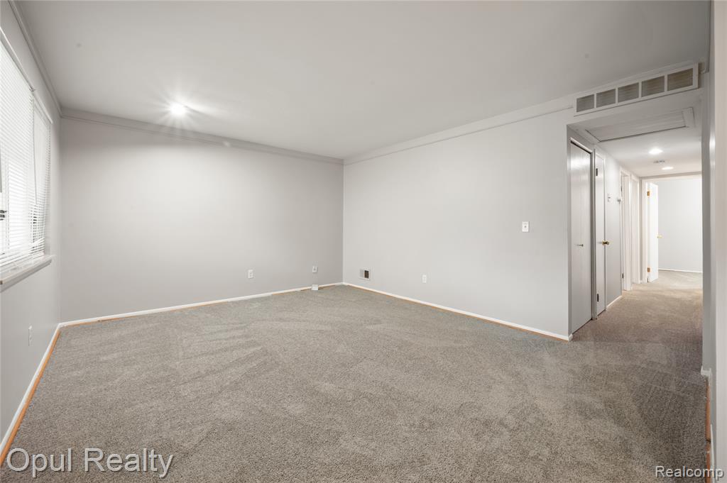 4845 Dudley Street, Dearborn Heights, MI 48125 — Photo 10