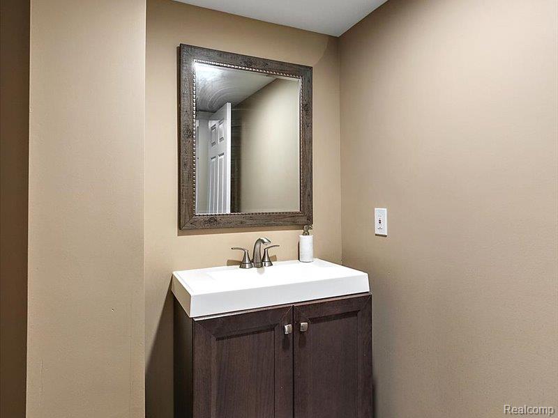 4884 Georgetown Drive, Rochester, MI 48306 — Photo 70