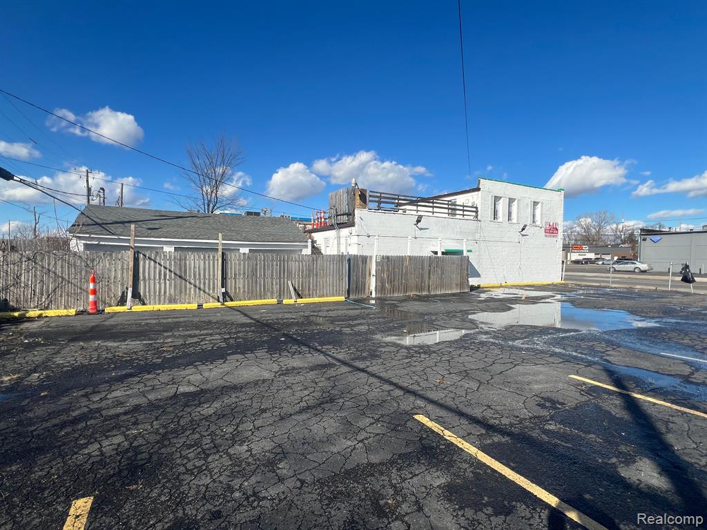 13837 Conant Street, Hamtramck, MI, 48212