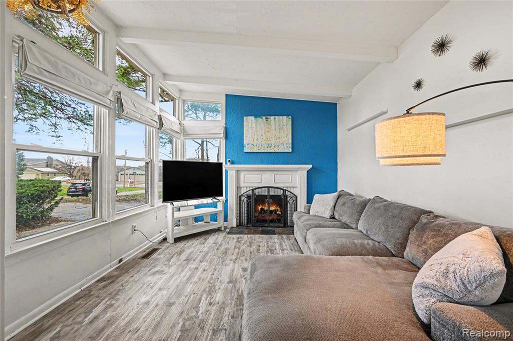 937 Marvell Place, Waterford, MI 48327 — Photo 2