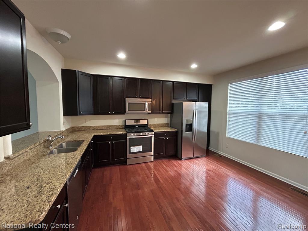 44681 Ellery Lane, Novi, MI — Photo 4