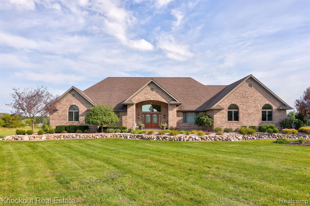 10205 Bradley Road, Frankenmuth, MI 48734 — front exterior