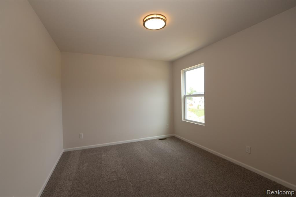 408 Hidden River W, Holly, MI 48442 — Photo 23