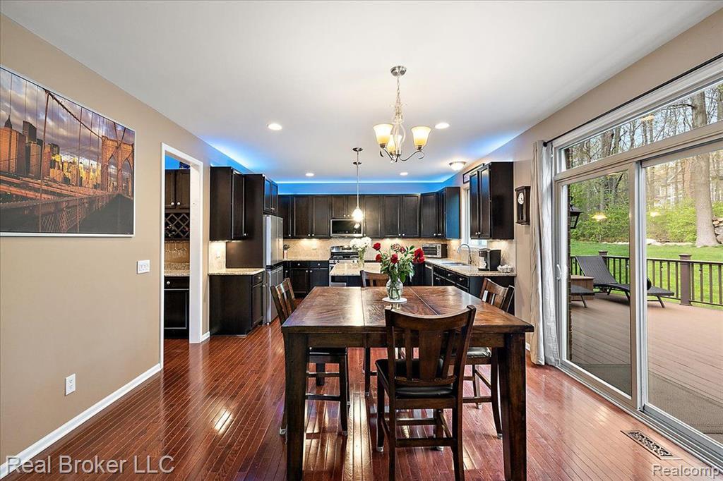 5633 GOLF POINTE Drive, Clarkston, MI 48348 — Photo 45