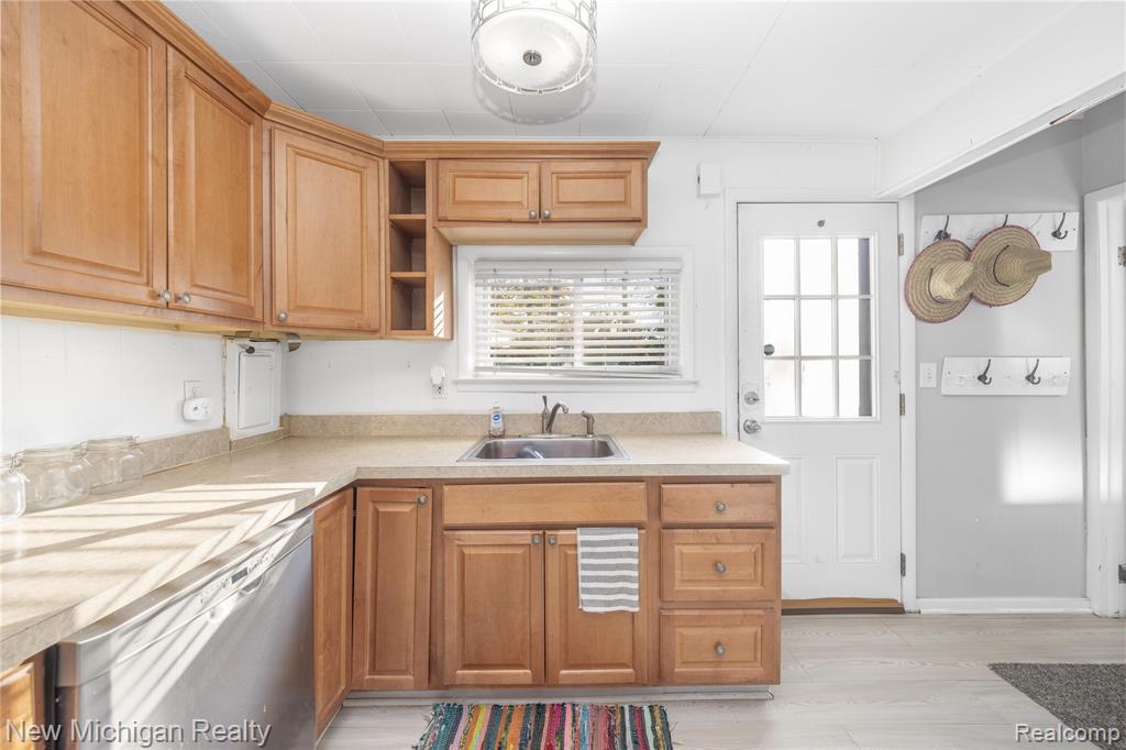 8665 Cooley Lake Road, Commerce Twp, MI 48382 — Photo 33