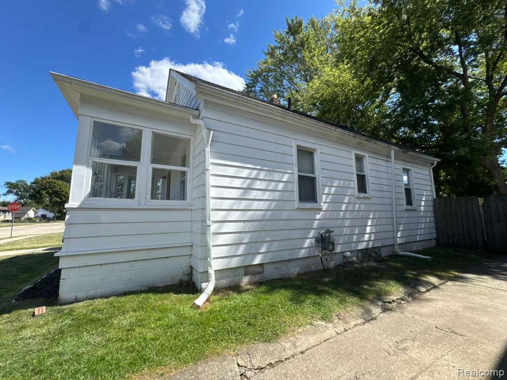 8734 Chalmers Avenue, Warren, MI 48089 — Photo 15