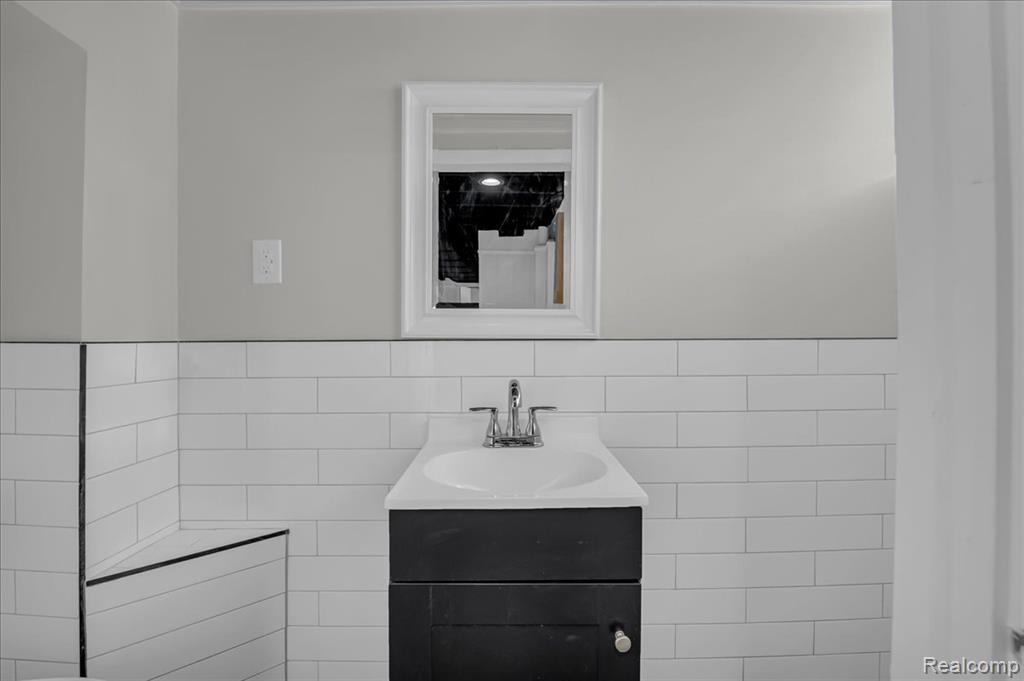 16891 Sorrento Street, Detroit, MI 48235 — Photo 17