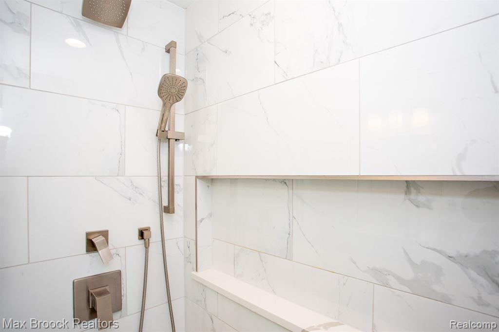 26434 Wyoming Road, Huntington Woods, MI — Photo 30