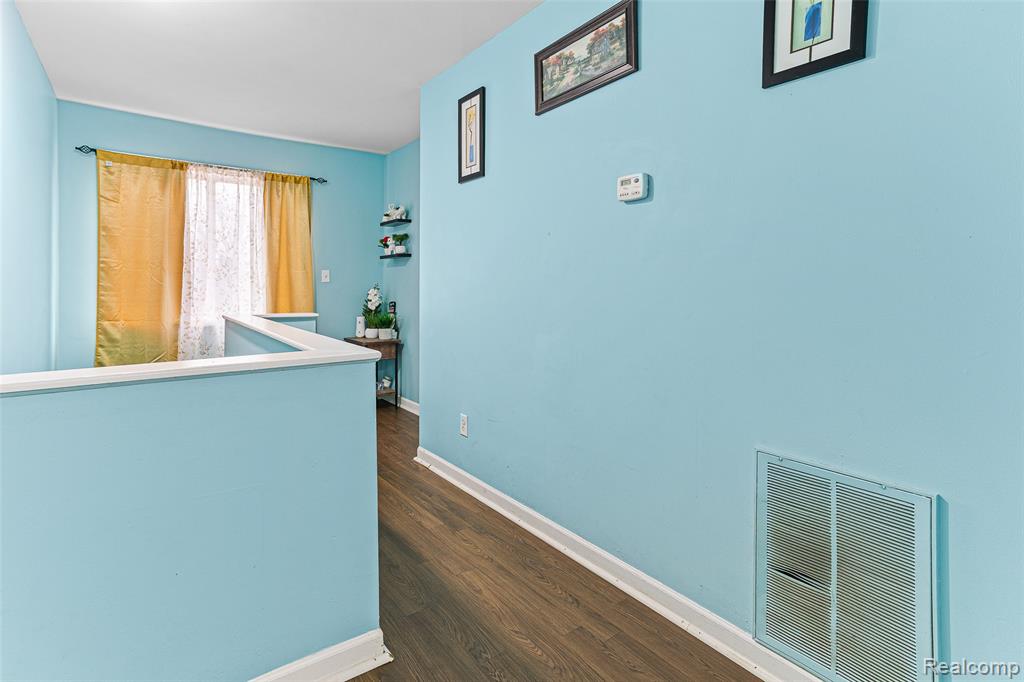 940 Stewart Avenue, Lincoln Park, MI 48146 — Photo 17