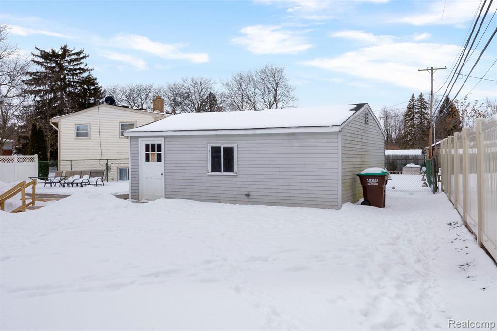 23452 Astrid Lane, Rockwood, MI — Photo 11