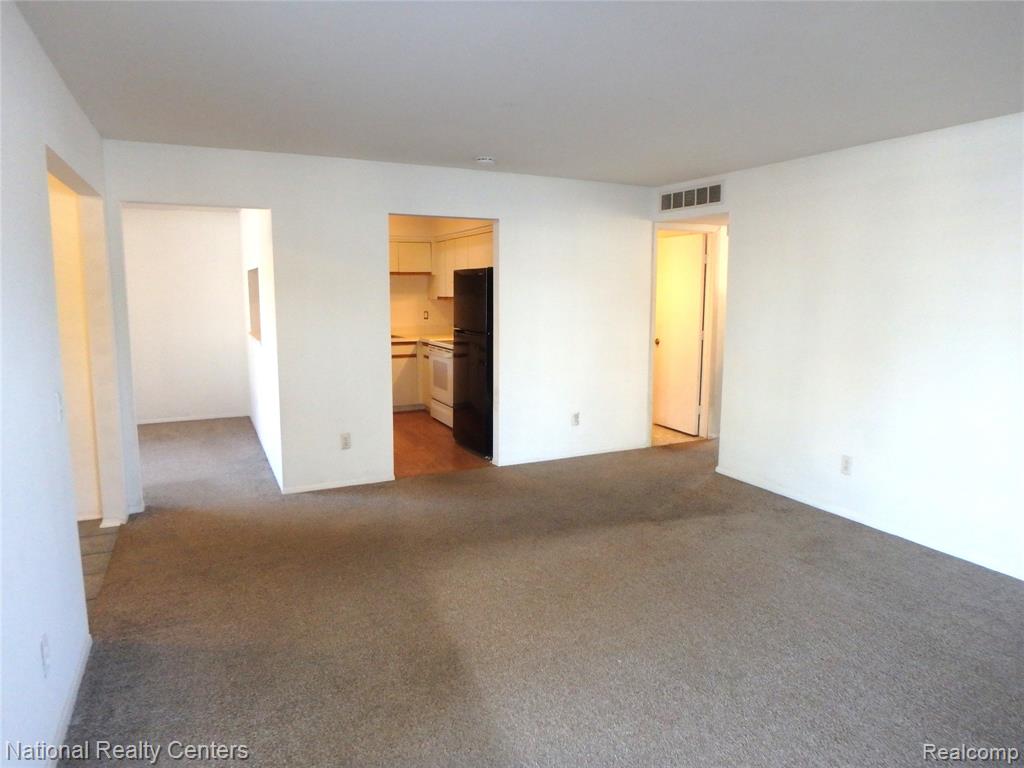 962 Saybrook Drive, Waterford, MI 48327 — Photo 3