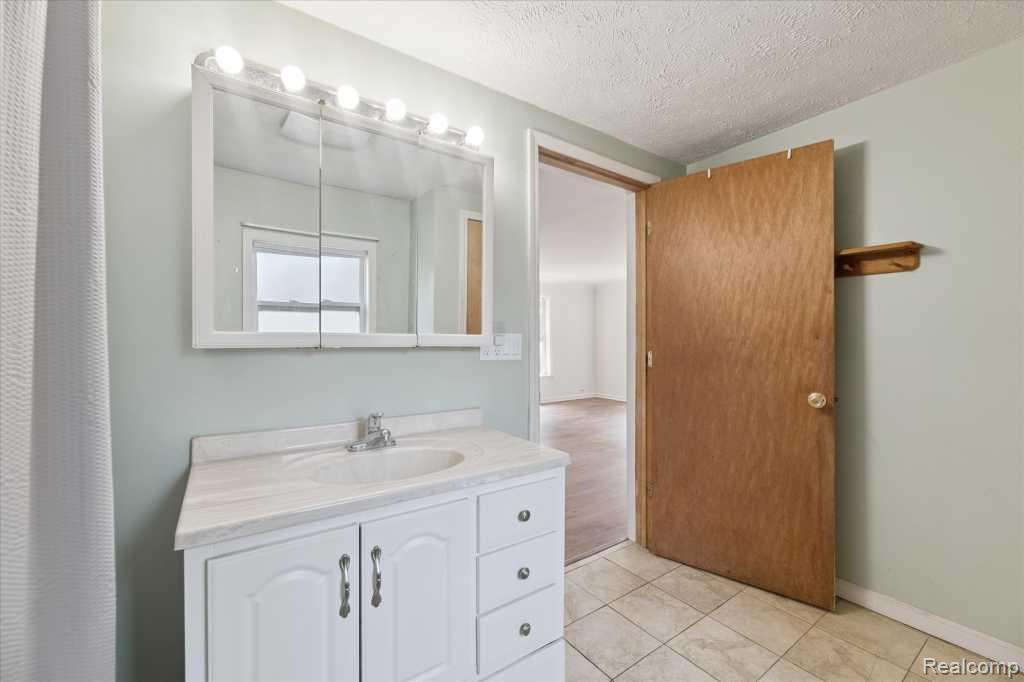 405 Huron Street, Owosso, MI 48867 — Photo 21