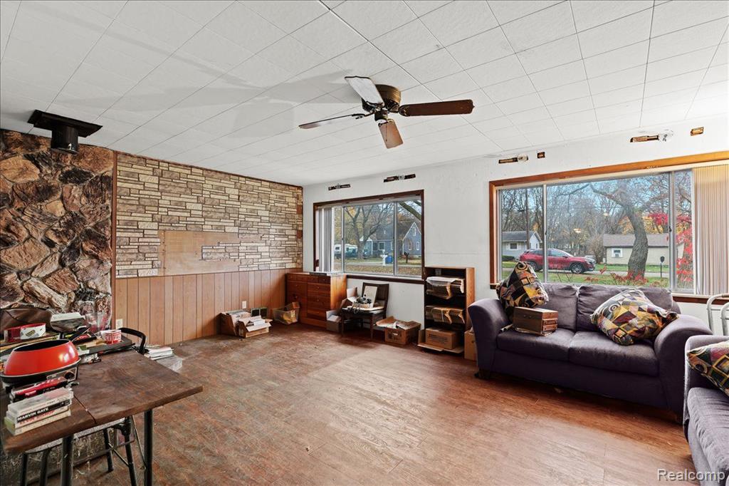 6368 BARKER Drive, Waterford, MI 48329 — Photo 4