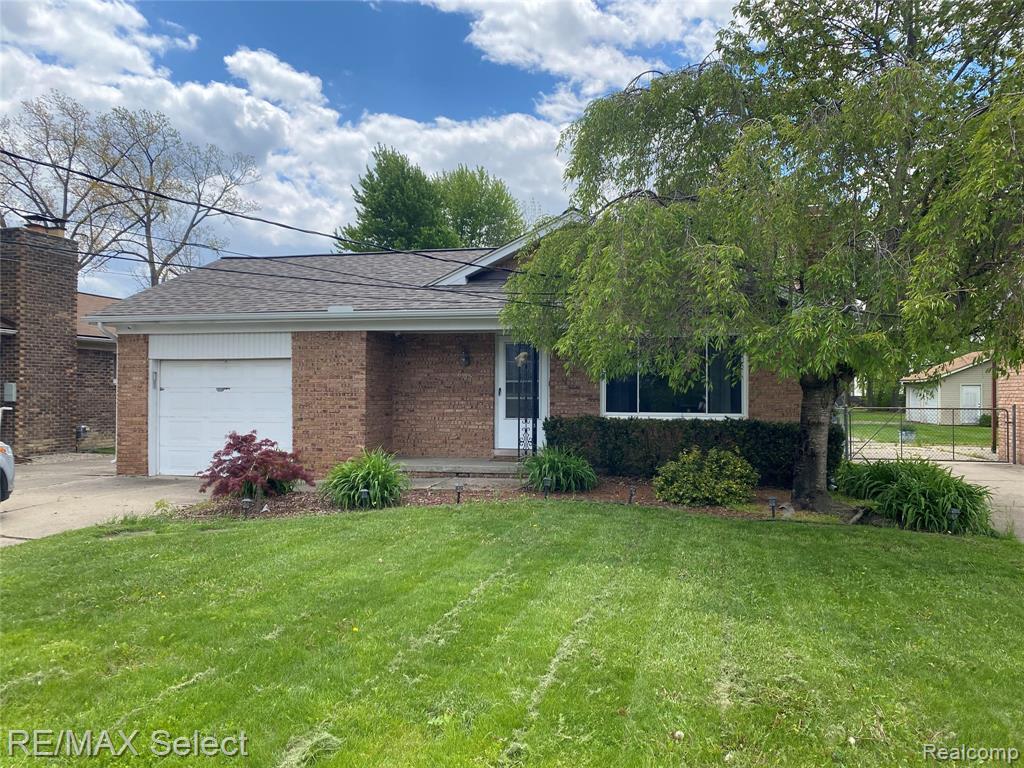 607 W Girard Avenue, Madison Heights, MI 48071 — Photo 13