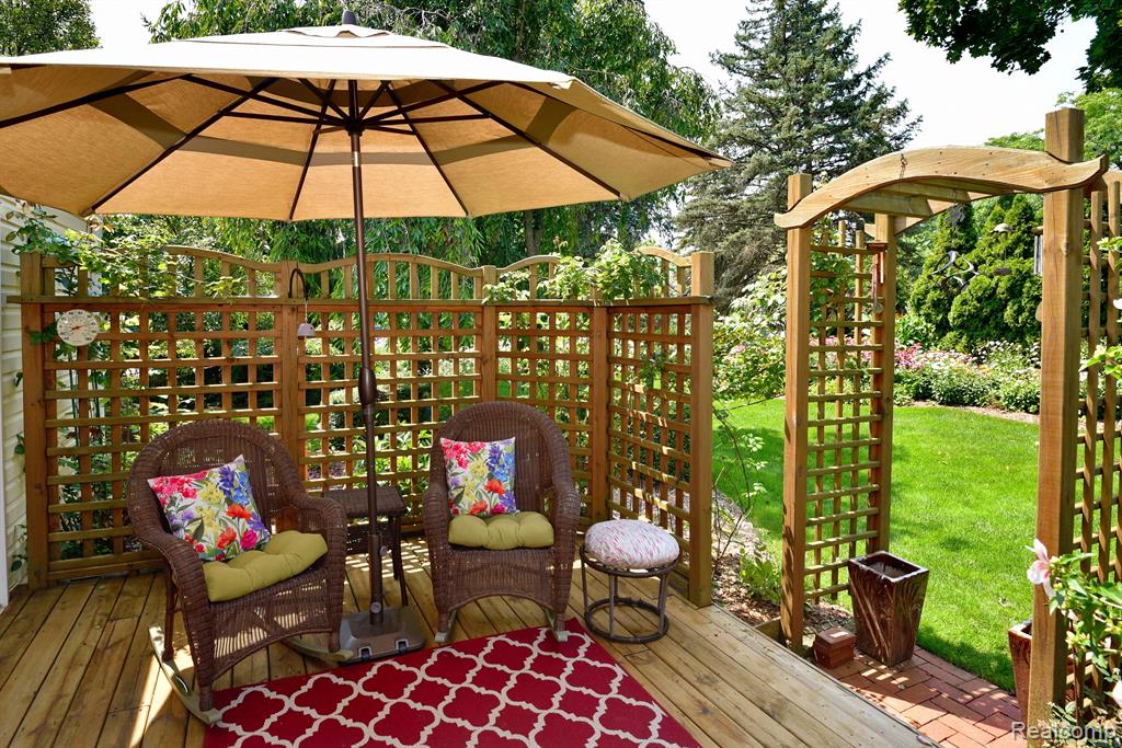5544 WHITE HALL Circle, West Bloomfield, MI 48323 — Photo 34