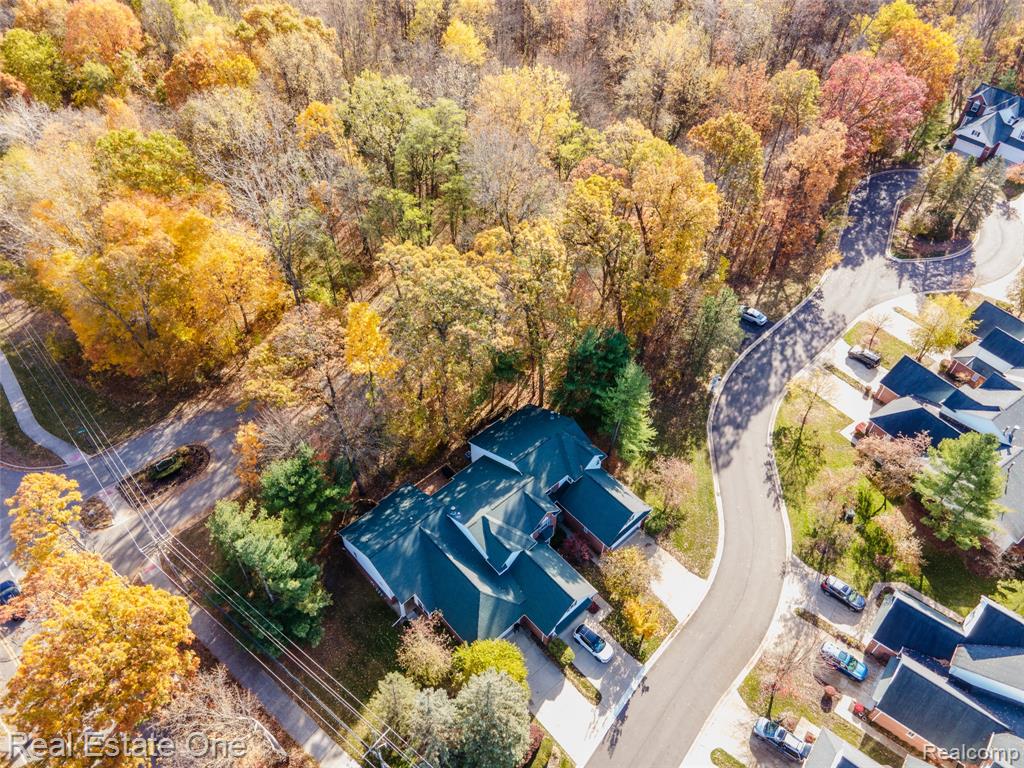 691 Chestnut Drive, Wixom, MI 48393 — Photo 7