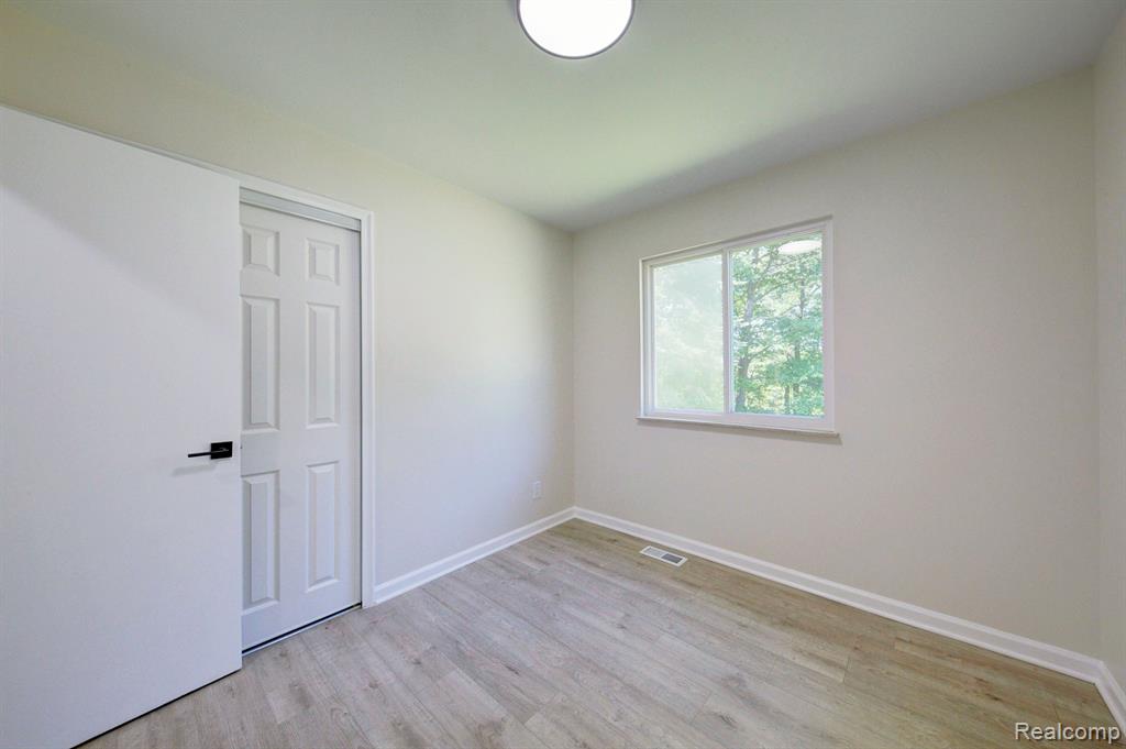 9600 Oakhurst Road, Holly, MI 48442 — Photo 15