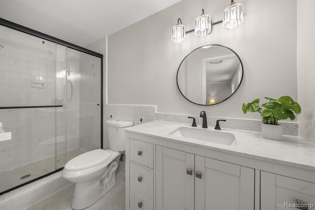 5886 SUTTERS Lane, Bloomfield Hills, MI 48301 — Photo 16