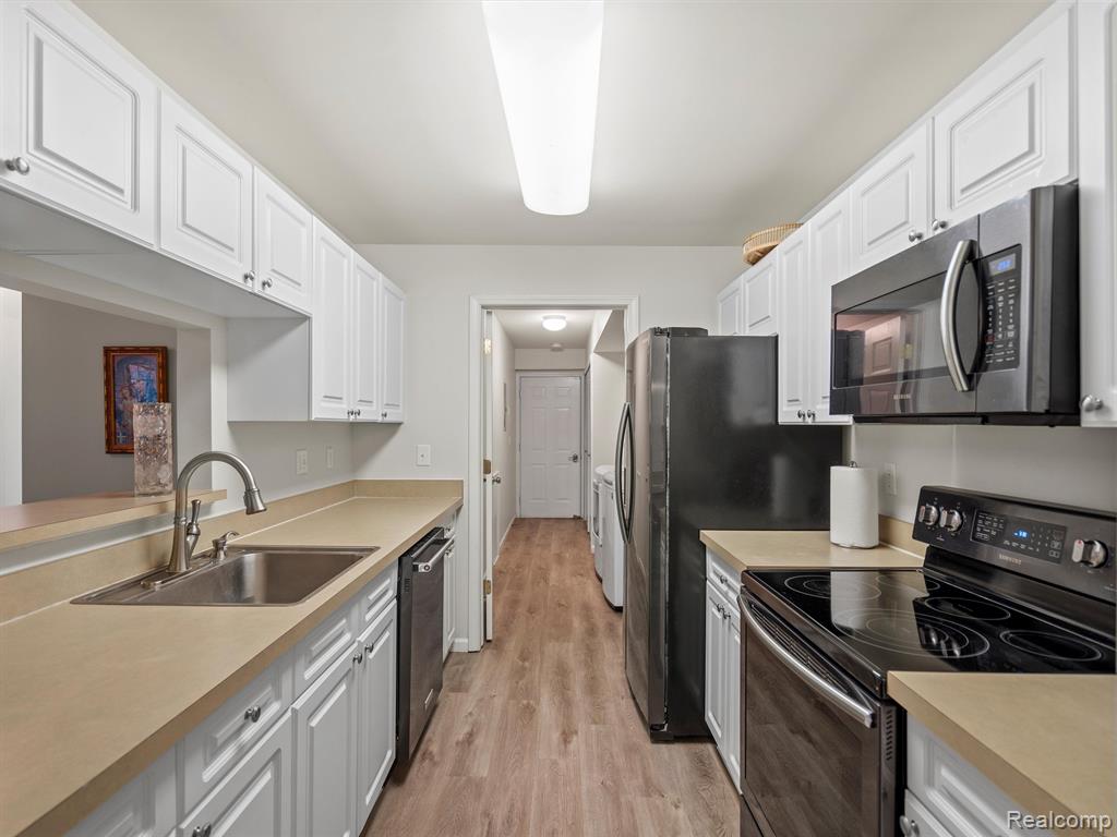 5288 BROOKEMONTE Circle, Rochester, MI 48306 — Photo 15