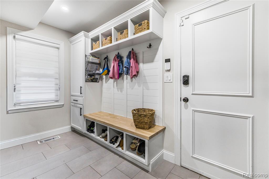 7005 Cathedral Drive, Bloomfield Hills, MI 48301 — Photo 20