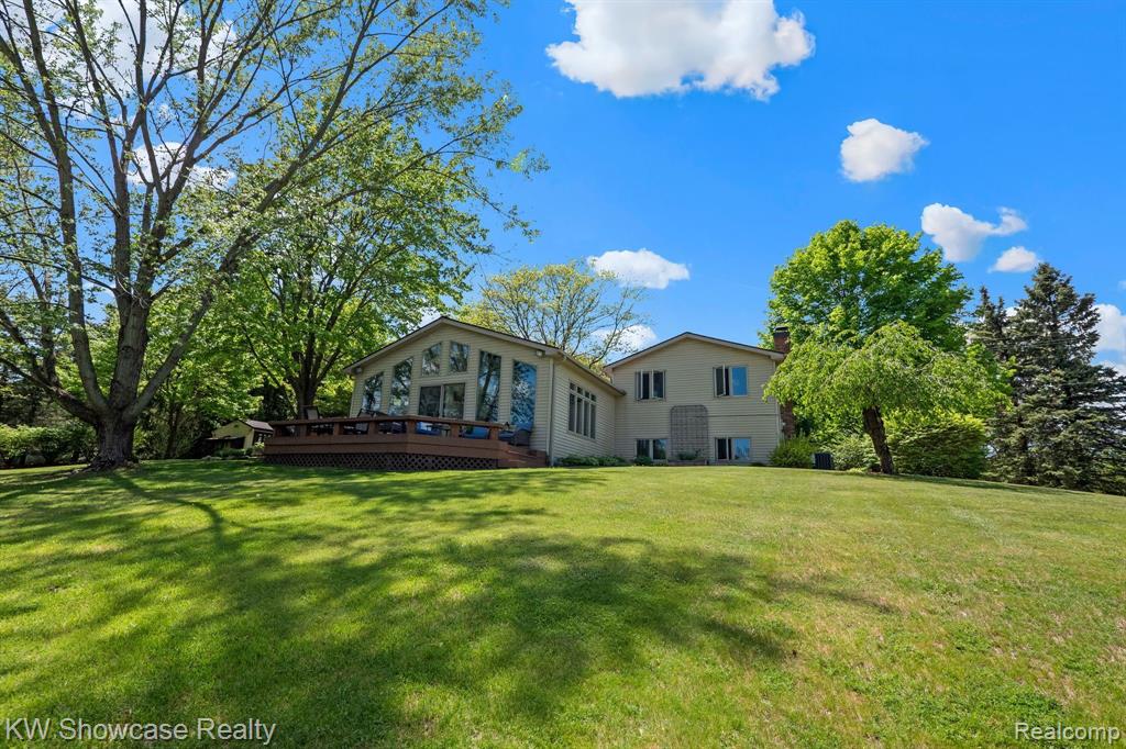 6690 CUTHBERT Road, White Lake, MI — Photo 2
