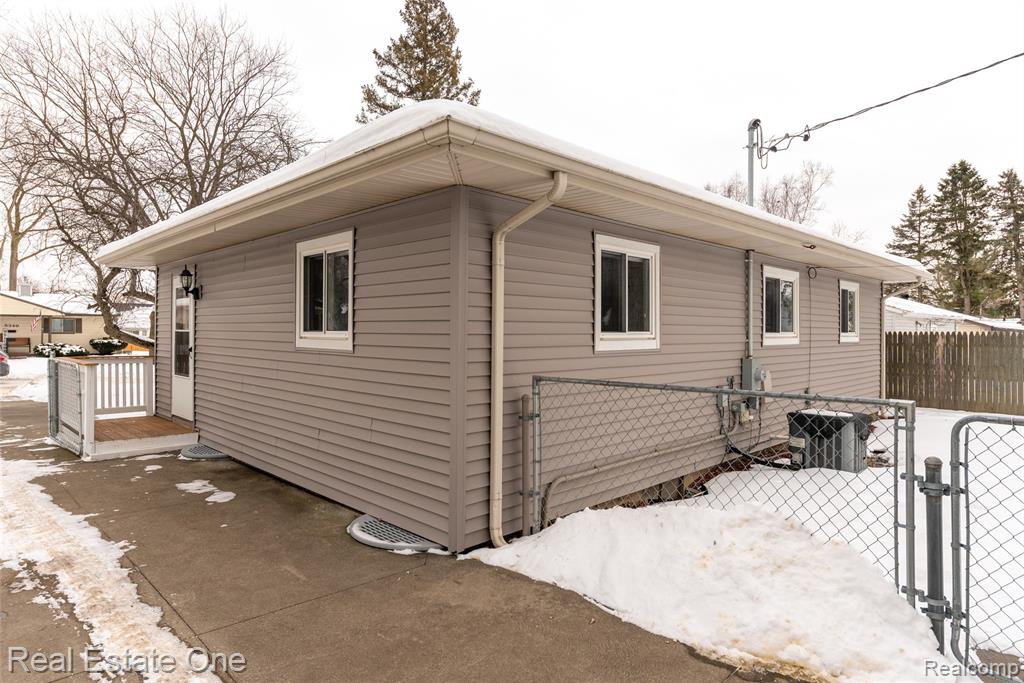 5350 Military Avenue, Brighton, MI 48116 — Photo 3
