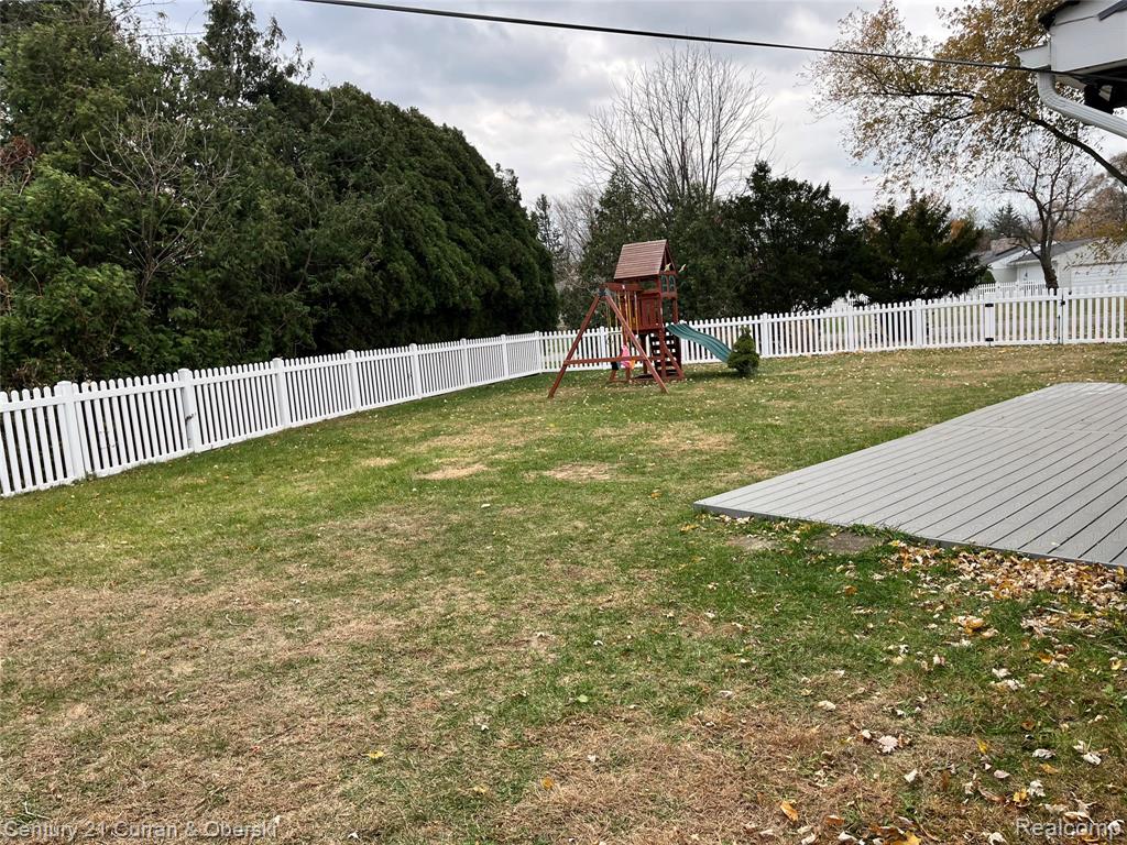 7431 N Briarcliff Knoll Drive, West Bloomfield, MI — Photo 25