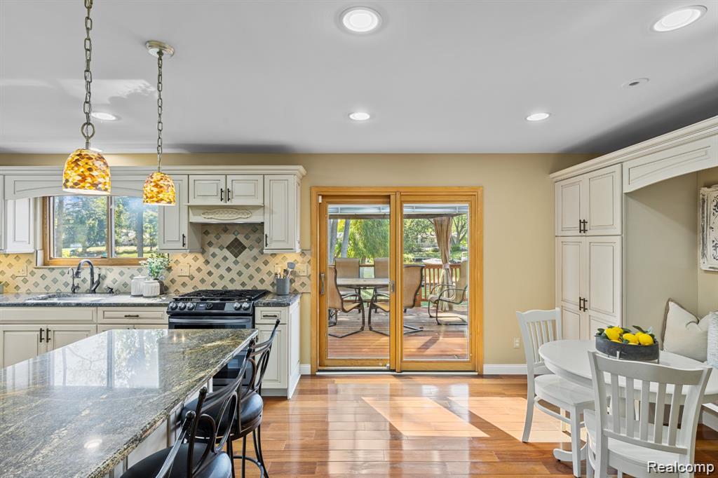 880 Artdale Drive, White Lake, MI 48383 — Photo 19