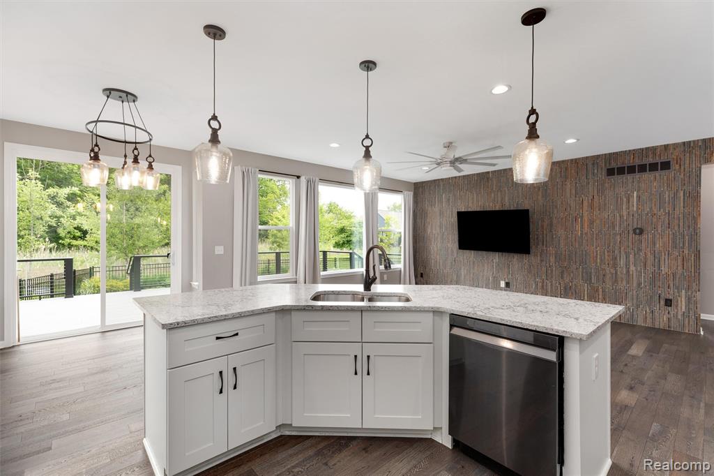 4280 ROLLING MEADOW Lane, Ypsilanti, MI 48197 — Photo 15