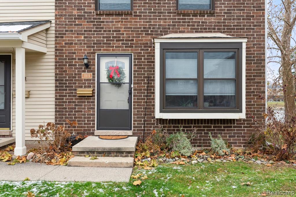 1915 SHEFFIELD Drive, Ypsilanti, MI 48198 — Photo 3