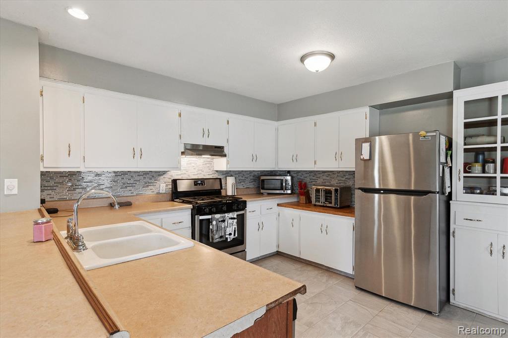 701 N SAGINAW Street, Durand, MI 48429 — Photo 23