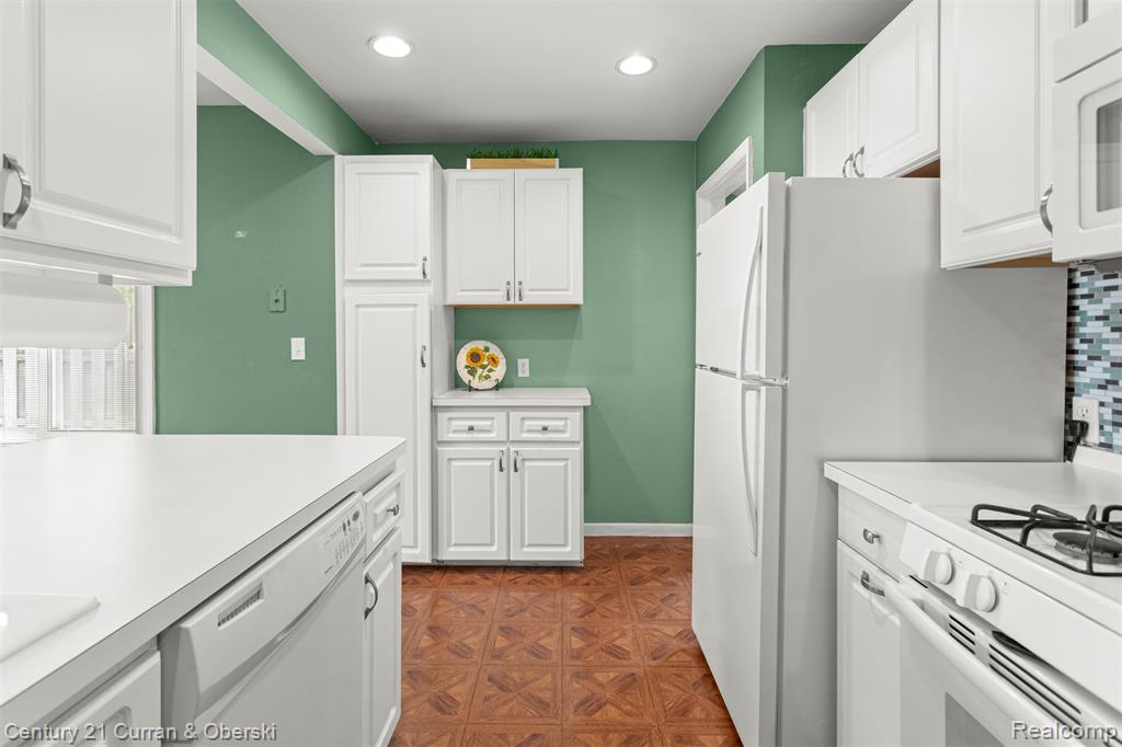 919 Whitcomb Avenue, Royal Oak, MI 48073 — Photo 7