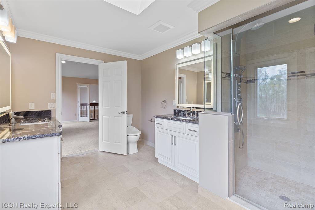 5215 DEER RUN Circle, Orchard Lake Village, MI 48323 — Photo 55