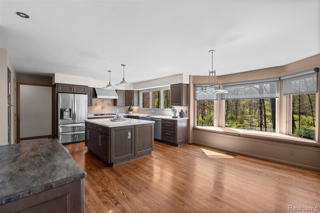 561 Valley Drive, Milford, MI 48381 — Photo 20