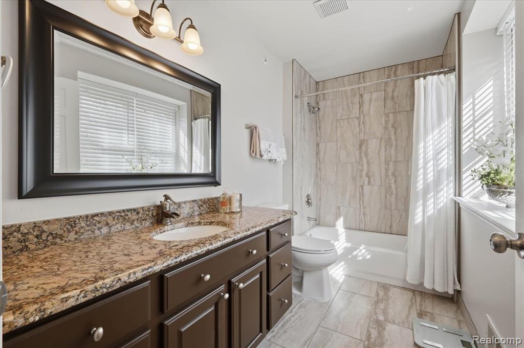 150 Burniah Lane, Lake Orion, MI 48362 — Photo 23