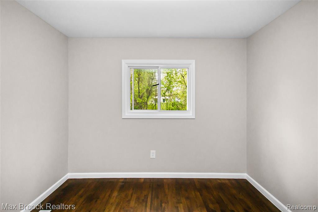493 Luther Avenue, Pontiac, MI 48341 — Photo 14