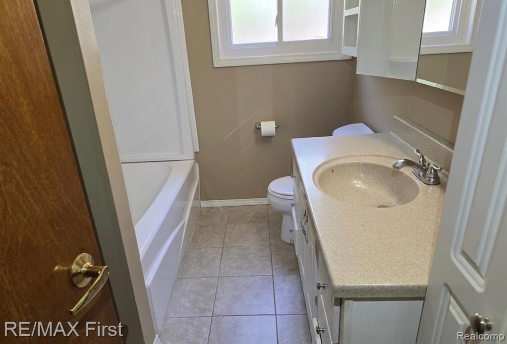 26451 Greenleaf Street, Roseville, MI 48066 — Photo 6
