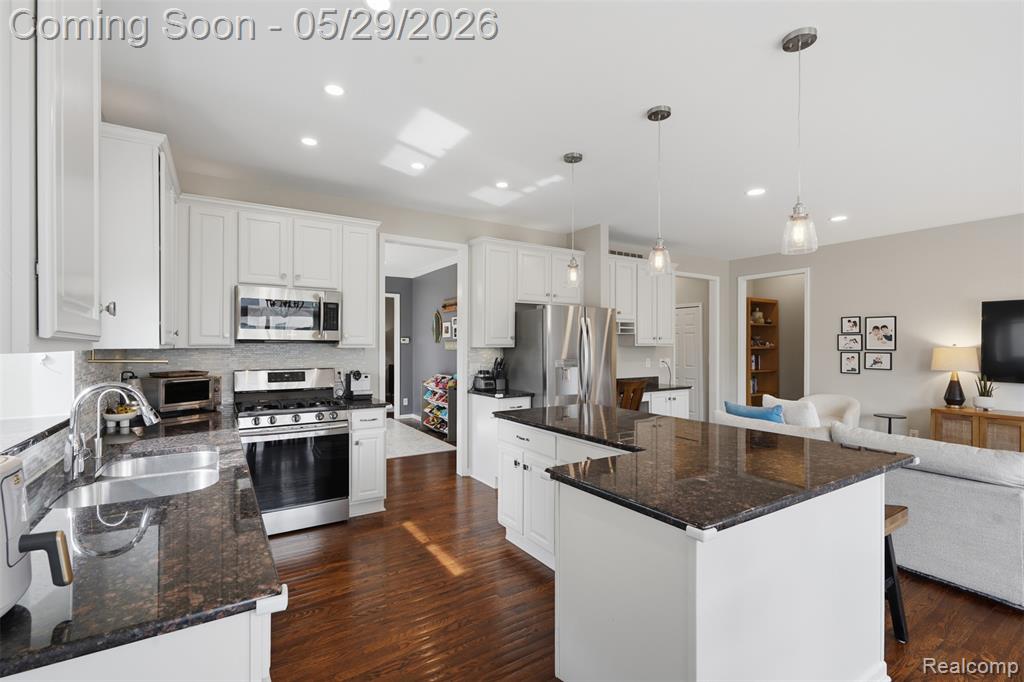 735 Kentbrook Drive, Commerce Twp, MI 48382 — Photo 13