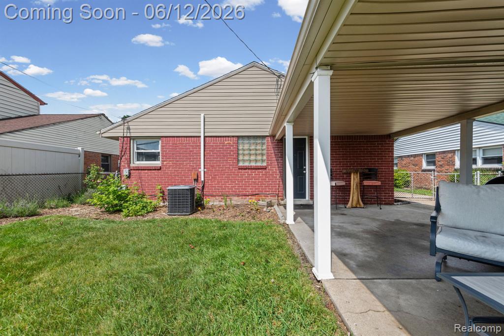 18525 Hinton Street, Riverview, MI 48193 — Photo 21