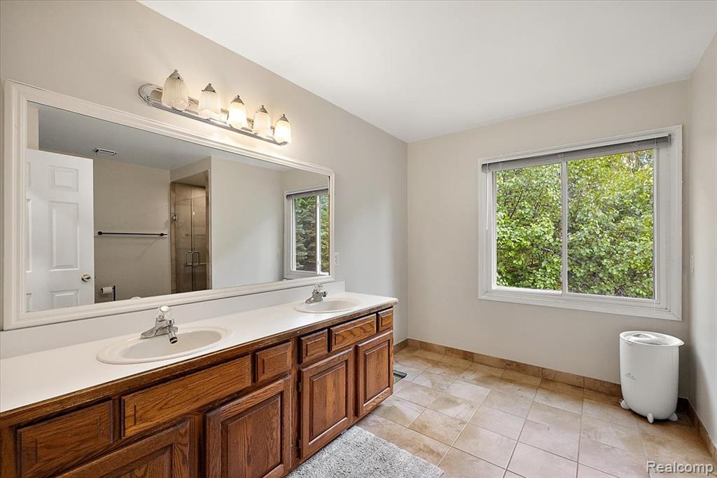 4193 Oak Tree Circle, Rochester, MI 48306 — Photo 35