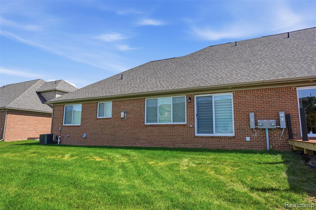 33806 Au Sable Drive, 38, New Baltimore, MI 48047 — Photo 35