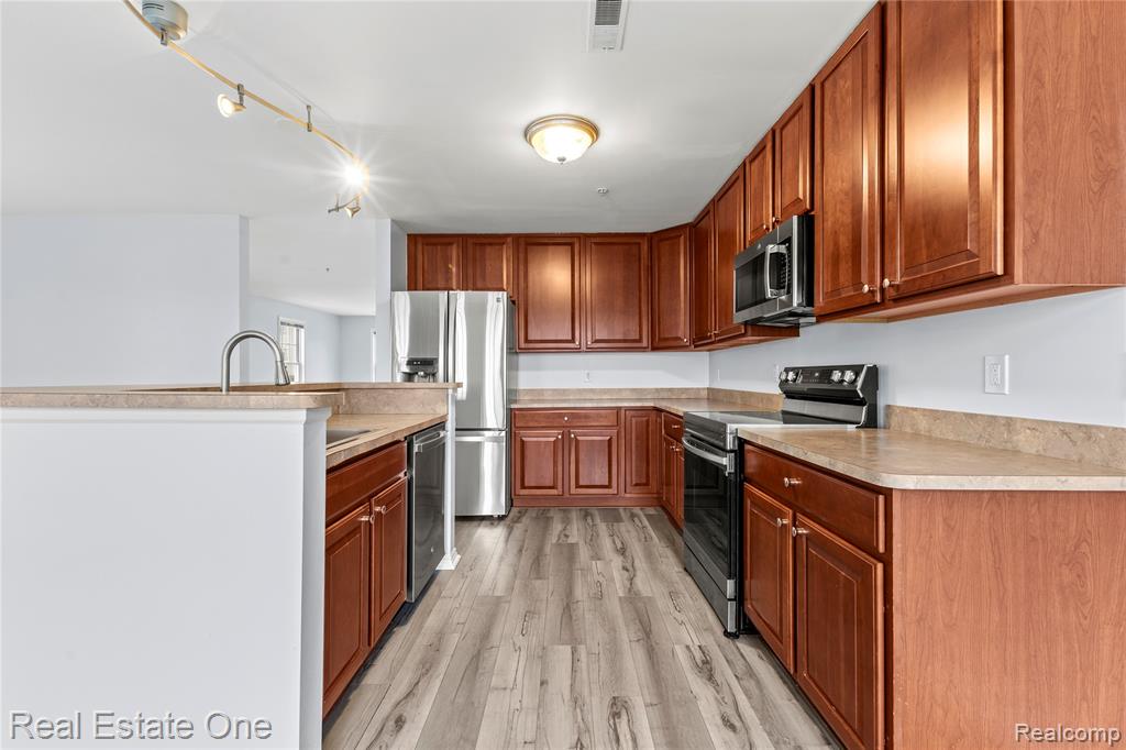 3939 Forester Boulevard, Auburn Hills, MI 48326 — Photo 11