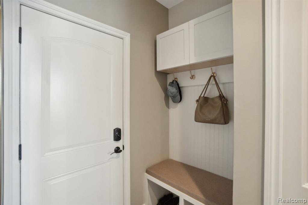 54718 LAWSON CREEK Drive, Utica, MI 48316 — Photo 30