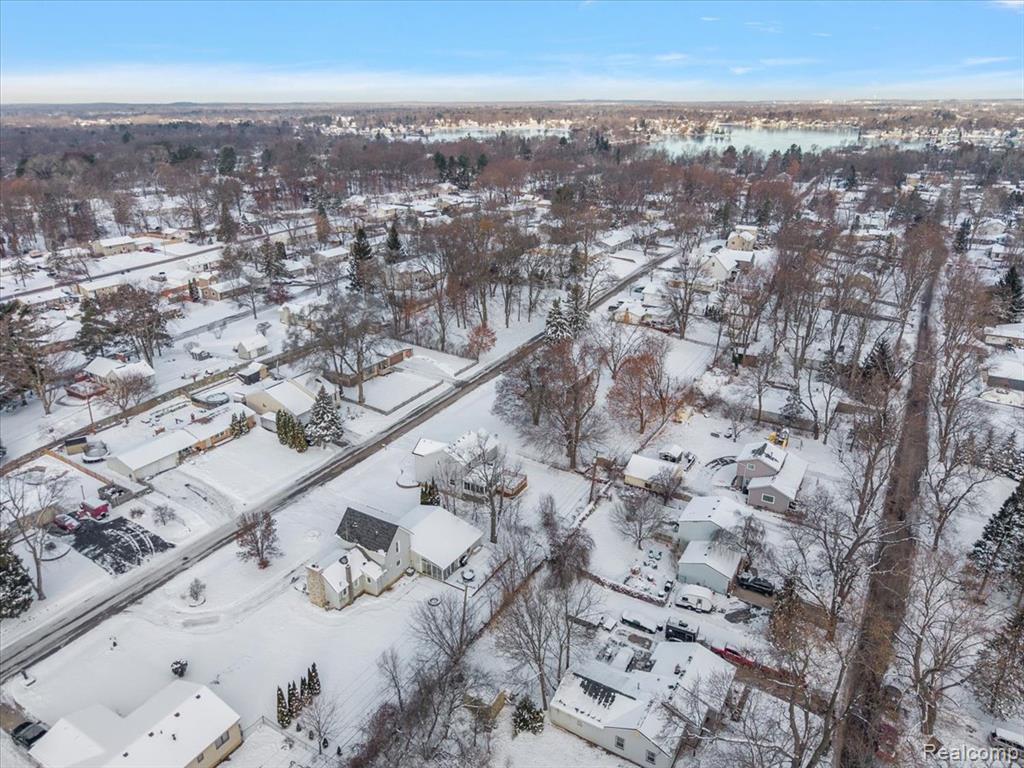 927 Alan Drive, Lake Orion, MI 48362 — Photo 52