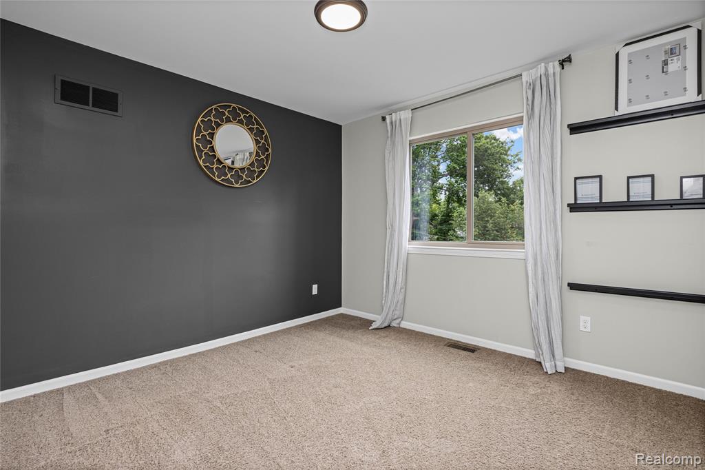 730 Leon Road, Walled Lake, MI 48390 — Photo 37