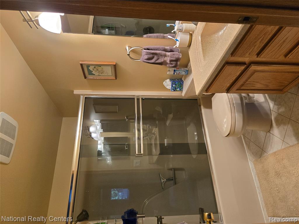8723 Ringwood Drive, Commerce Twp, MI 48382 — Photo 11