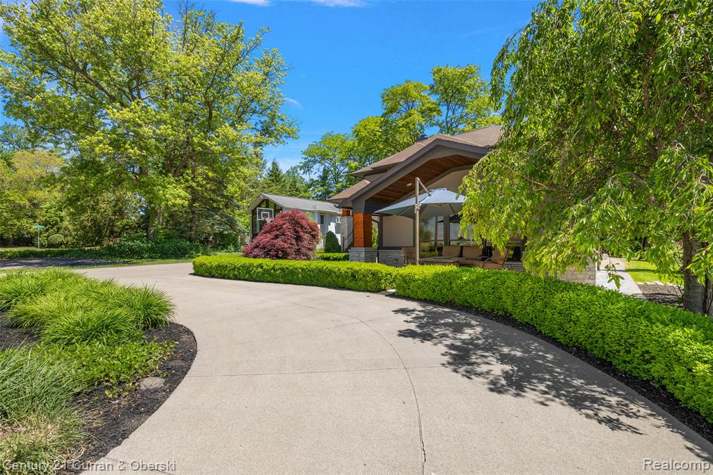 1345 E Lake Drive, Novi, MI 48377 — Photo 3