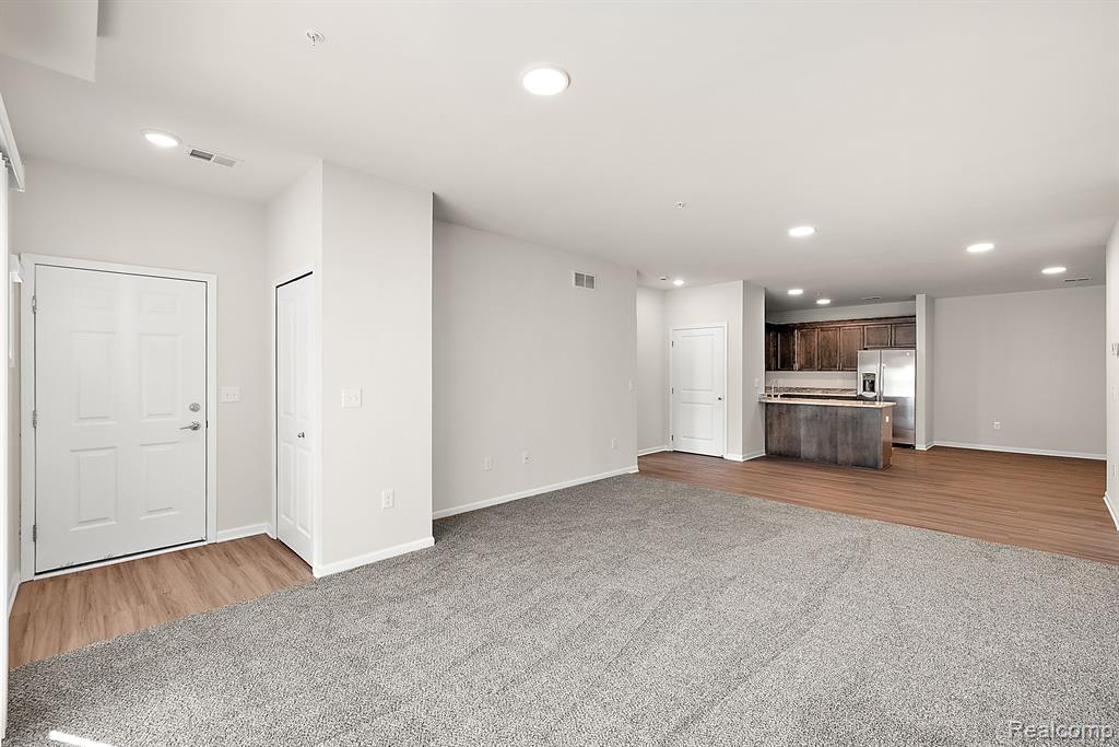 8298 Heywood Circle, Sterling Heights, MI 48312 — Photo 9